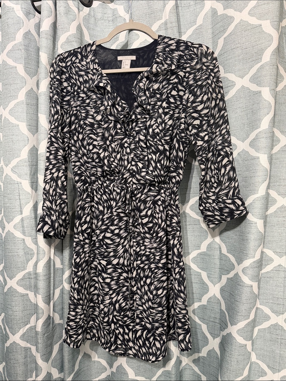H&M Navy and White Long Sleeve Printed V-Neck Dress